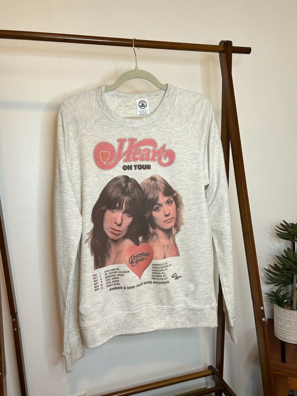Vintage‎ Y2K Delta Fleece Heart on Tour Grey Fleece Sweatshirt Women's Sz S